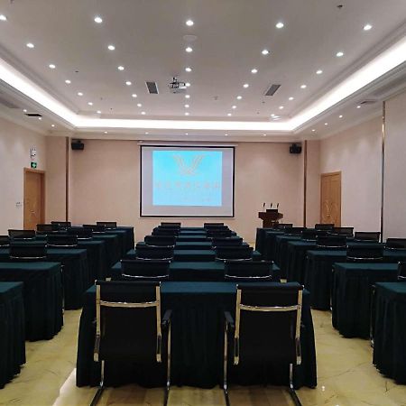 Vienna Hotel Nanxiong Екстериор снимка